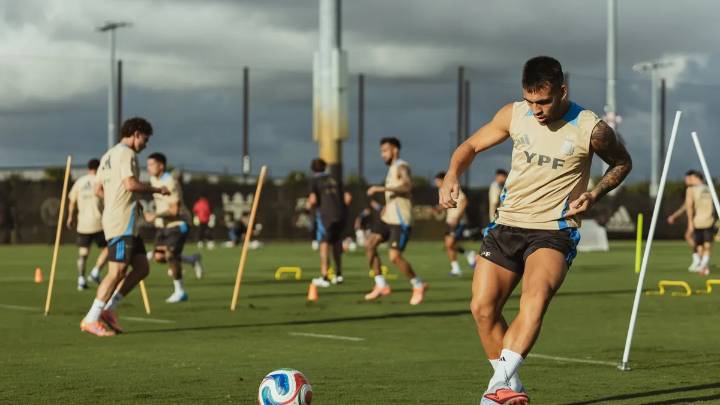 La Selección argentina, sin Messi entre los once y con la mirada en el Mundial, juega con Venezuela en Miami