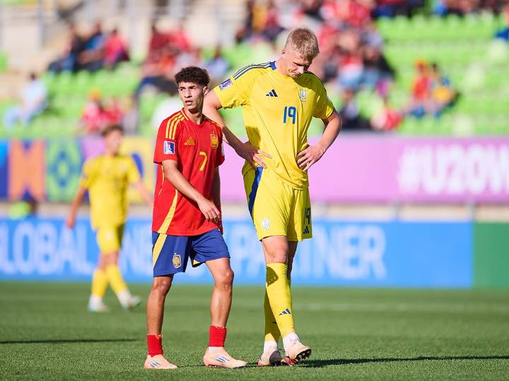Oleksandr Pyshchur asombró; el más alto del Mundial Sub