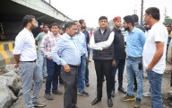 Indore News: IMC Mayor Pushyamitra Bhargav Slams Officials For Digging New Road In Surprise Visit Near Teen Imli Bridge