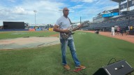 Former Yankee Bernie Williams scores with music