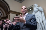 Lawmakers 'hold the line' in Illinois redistricting to protect the black vote