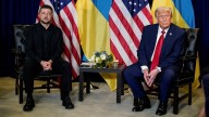 Trump's Ukraine pivot: Backing away, or backing a winner?