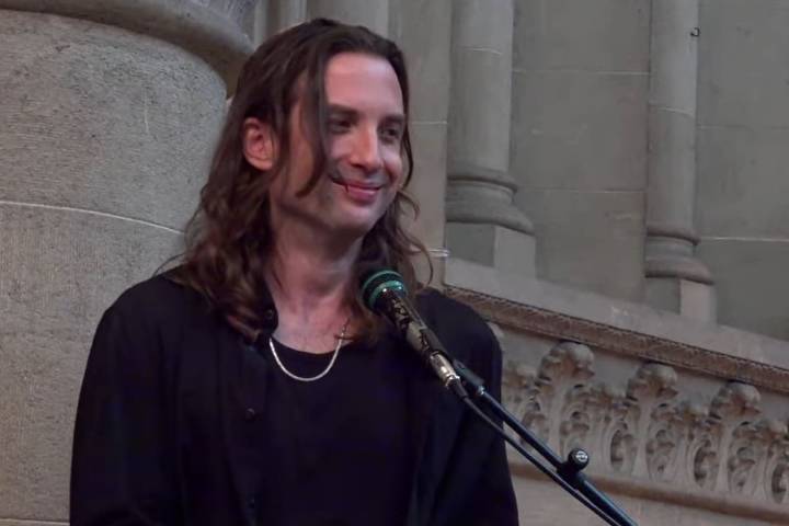 Hijo de Héctor Noguera lanzó llamativa broma en medio del funeral del actor: aludió a las exparejas de sus hermanas