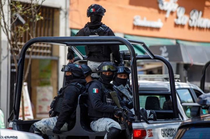 Asesinan a elemento de la SSC en una cafetería en San Juan Xalpa, Iztapalapa