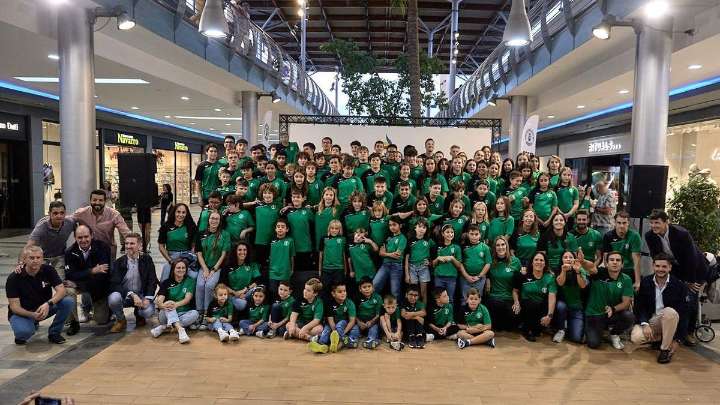 El NiE Gandia se presenta en La Vital con 143 nadadores y nadadoras federados