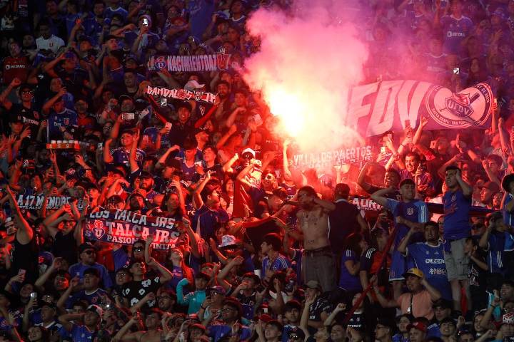 Diputado Eduardo Durán solicita suspender banderazo que hinchas de la U organizan para despedir a equipo