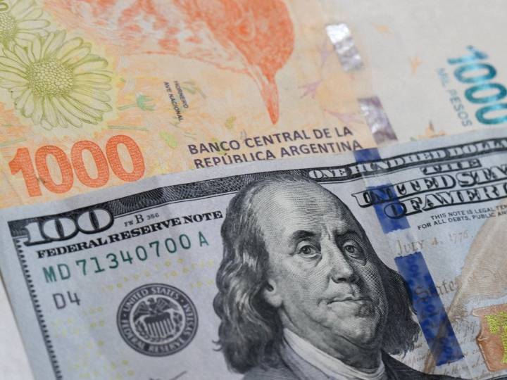 Peso mexicano vuelve a caer ante fortaleza del dólar; este es el tipo de cambio en bancos hoy 20 de octube