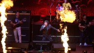 Como una 'rock star', Skywalker contra el kirchnerismo y llegada como un boxeador: los vídeos del 'show' de Milei en Buenos Aires
