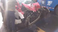 Taxi Se Destroza Tras Chocar Hoy Contra Trolebús en Coyoacán; Hay Dos Lesionados