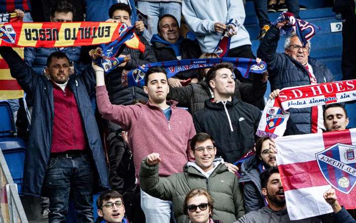 Los buses de los aficionados del Huesca no parten hacia San Sebastián: "Teníamos apartamento y restaurante reservados"