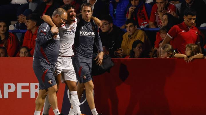 Alarma en Osasuna: la lesión que puede dejar al equipo sin laterales derechos