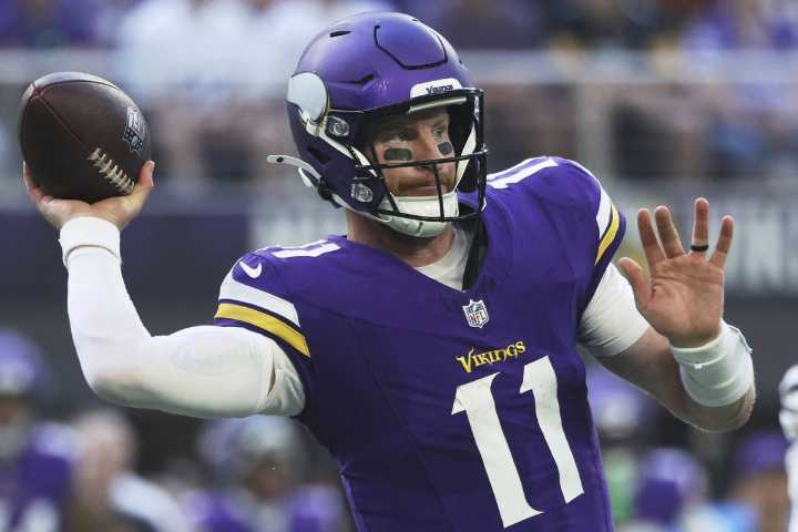 What Happened to Carson Wentz? Vikings QB Injures Arm vs Chargers on TNF
