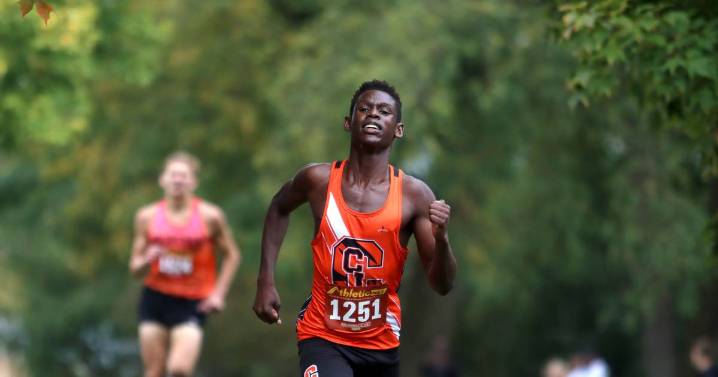Crystal Lake Central boys, Huntley girls sprint to FVC cross country titles