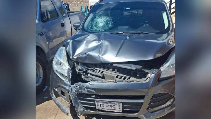 Motociclista resulta lesionado en choque sobre la carretera Parral