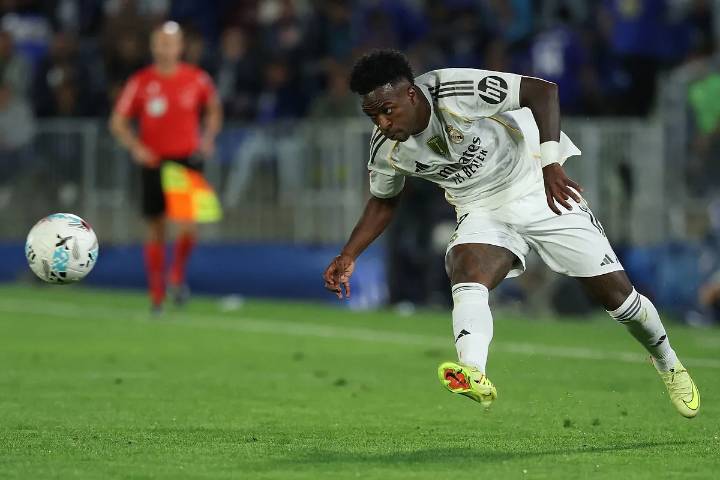 El Getafe se da un tiro en el pie y el Madrid sujeta el liderato antes del clásico