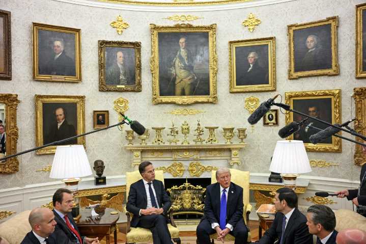 Trump anuncia que EE.UU está listo para extender sus operaciones antidrogas a rutas terrestres
