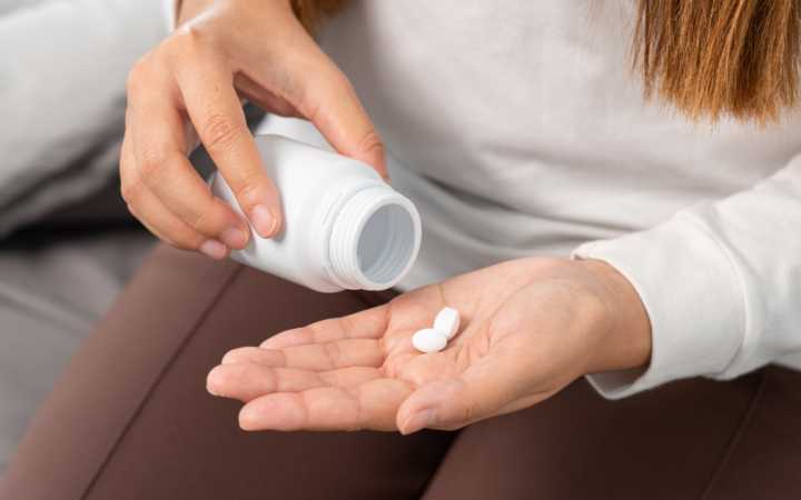 Se intoxica mujer la ingerir pastillas