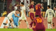 Increíble: el arquero de Lille atajó tres penales contra Roma en la Europa League -