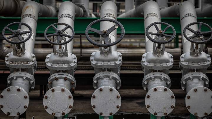 Oil rises on fading oversupply fear after OPEC+ restrains output increase