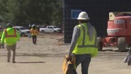 Impacto de temor a deportaciones en construcción – Telemundo Washington DC (44)