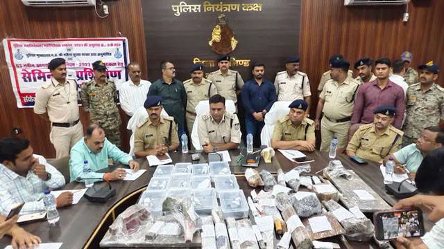 Illegal arms factory busted in Madhya Pradesh, 12 pistols seized