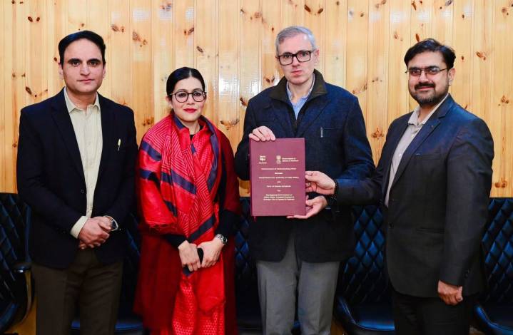 IWAI and J&K Government sign MoU for development of Srinagar Water Metro