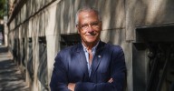 "El aprendizaje del catalán en la sanidad debe hacerse obligatorio"