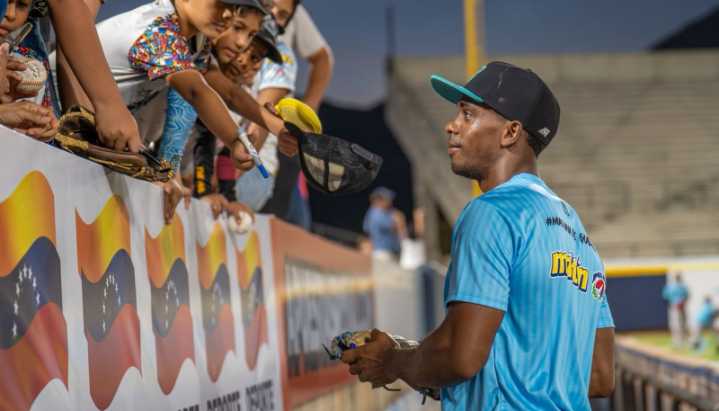 Claudio Custodio regresa a Bravos de Margarita con la meta de ser campeón