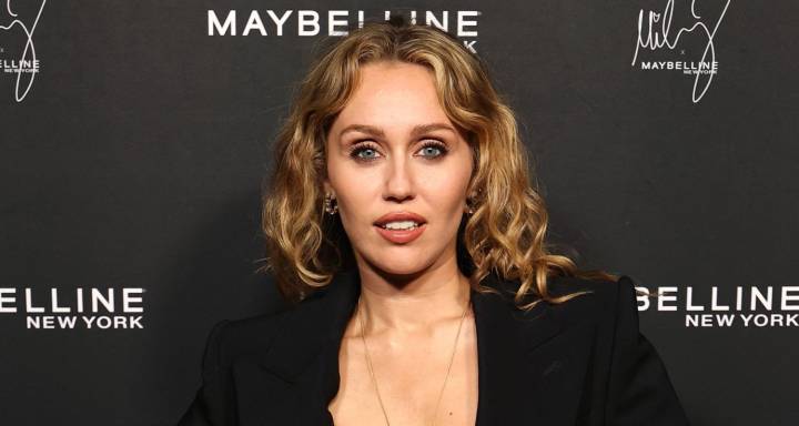 Miley Cyrus Celebrates New Maybelline Lipstick & Becoming New Global Ambassador at LA Launch Event | Anastasia Karanikolaou, Brooks Nader, Carter Gregory, Cierra Ramirez, Ilona Maher, JaNa Craig, jenn
