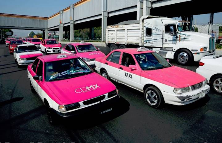 Gobierno ofrece hasta 200 mil pesos a taxistas para sustituir sus unidades