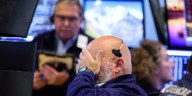 Mercados: los bonos profundizan las perdidas, mientras se extienden las negociaciones del equipo económico en EEUU
