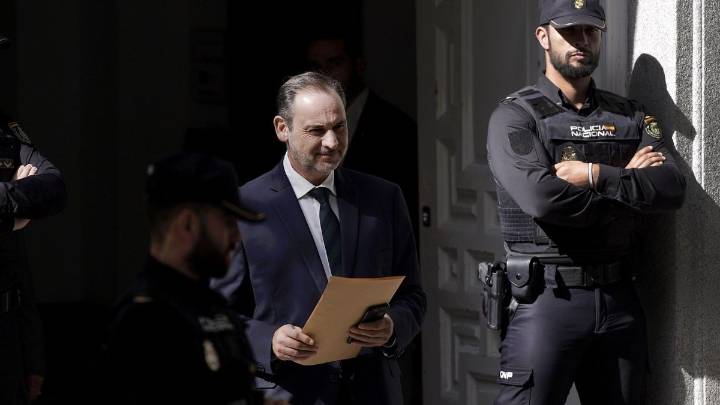 El juez Puente desvela a qué dedicó Ábalos los pagos con dinero desconocido de Koldo