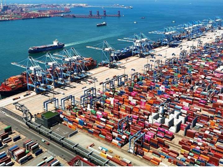 China hits U.S. ships with retaliatory port fees before trade talks