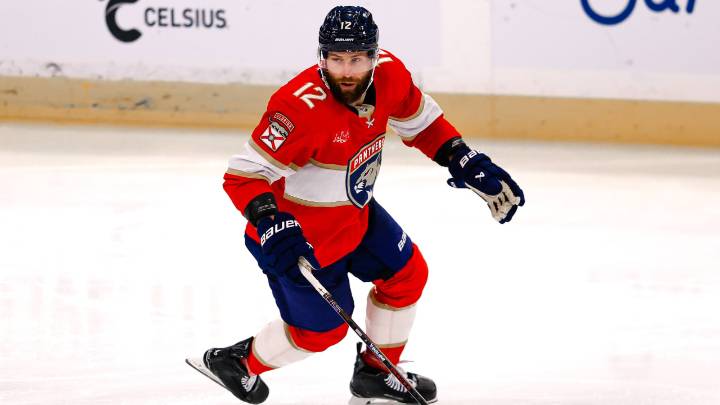 Gadjovich signs 2-year contract with Panthers