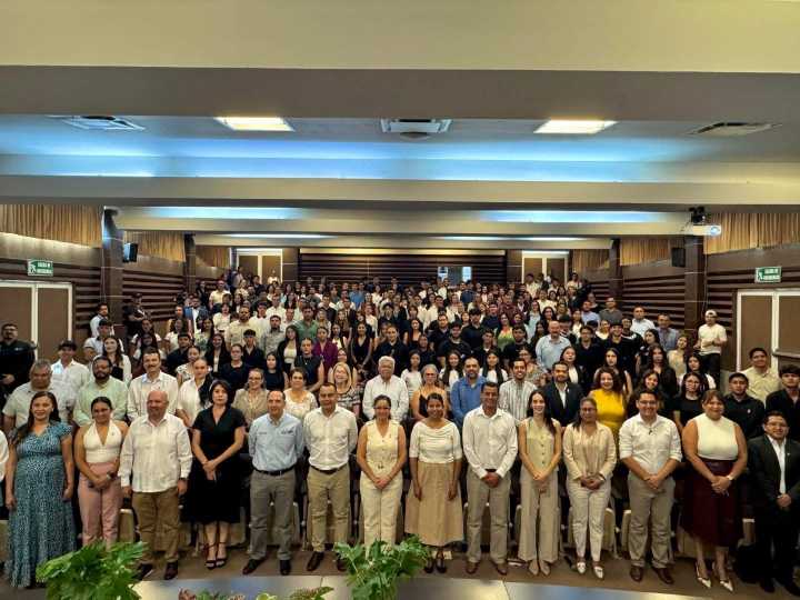 Toma de protesta de comités estudiantiles 2025