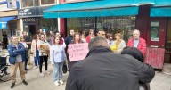 El duro relato de los padres de la niña acosada en Vigo: «La arrastraban por el suelo y era como un saco de boxeo»