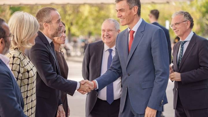 El resumen de la visita de Pedro Sánchez a juicio del PP: "Aterriza en Cáceres para reírse de todos"