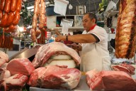Por gusano barrenador, se reduce 40% el abasto de reses y sube 18.4% el costo de la carne