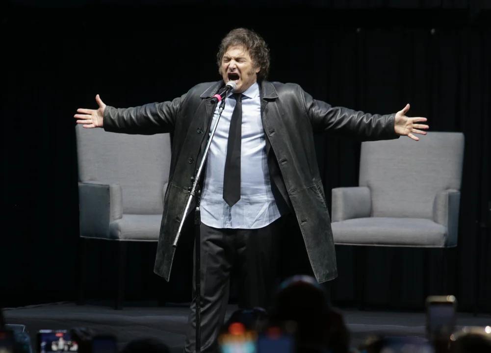 Antes de la nueva gira federal, Javier Milei inicia la semana con el lanzamiento de su libro y un show musical