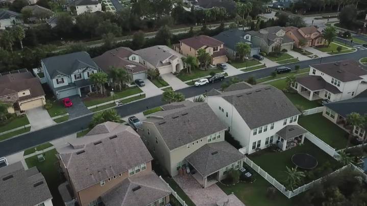 Texas housing prices fall as inventory rises. Here's what North Texas buyers should know