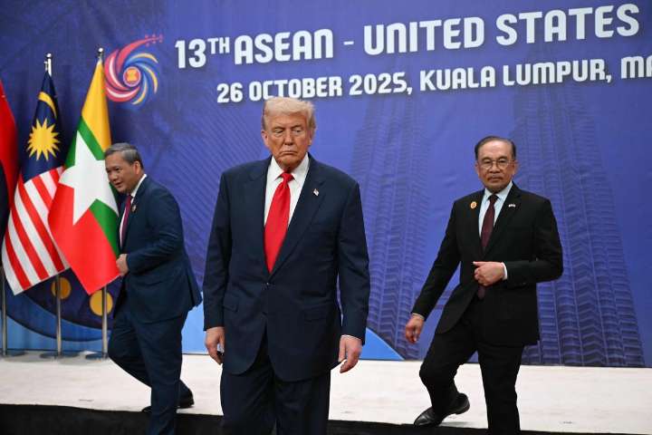 Logran EU y China acuerdo inicial antes de reunión Trump