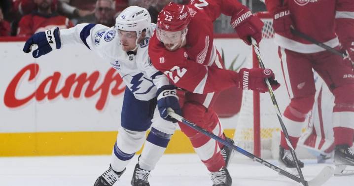 Larkin's overtime goal lifts Red Wings past Lightning, 2