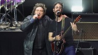 Milei protagoniza concierto de rock en Buenos Aires mientras enfrenta una tormenta política