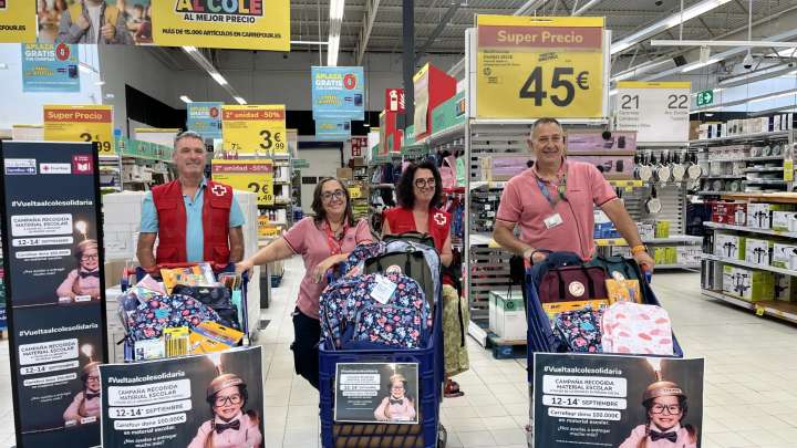 Carrefour entrega a Cruz Roja casi 3.000 euros para material escolar en apoyo a la infancia en riesgo social de Huesca