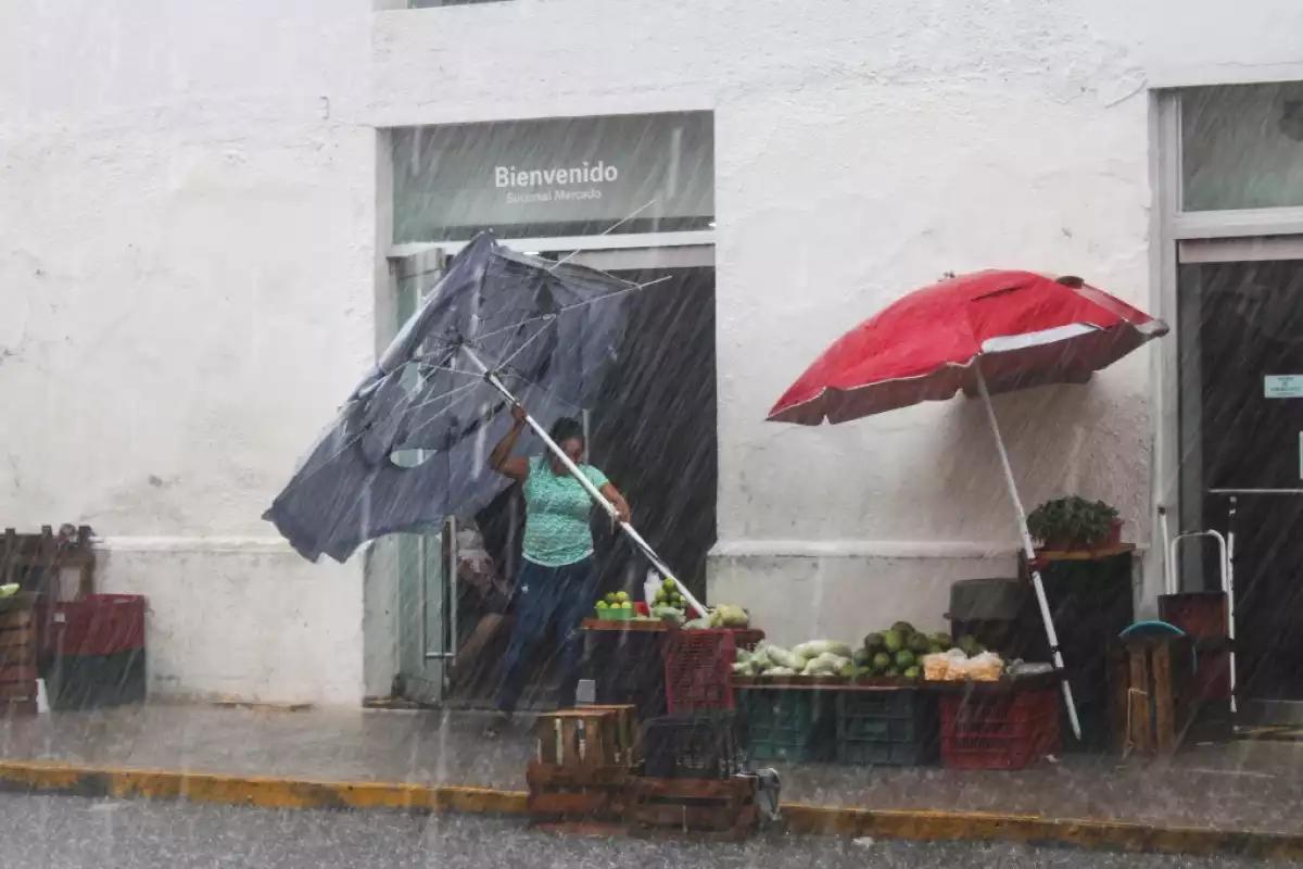 Clima en Yucatán 15 de octubre: Canal de baja presión causará tormentas muy fuertes este miércoles