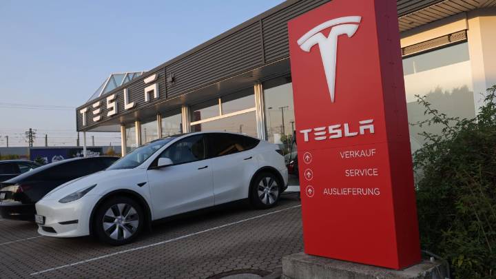 Tesla recalls 13,000 Model 3 and Y cars