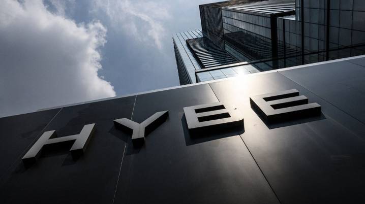 HYBE, JYP Entertainment Shares Eke Out Small Gains as Most Music Stocks Get Pummeled