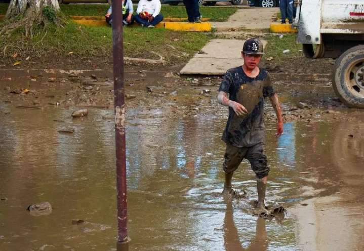 Suman 72 muertos por lluvias en México; hay 48 personas no localizadas
