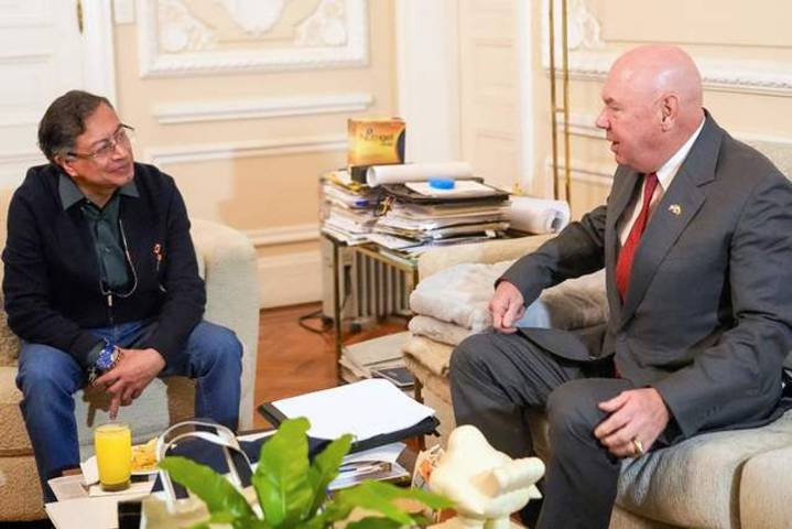 Petro se anticipa a anuncio de aranceles y propone a Trump rebaja al 8% a exportaciones colombianas