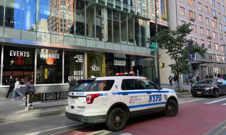 Wikipedia volunteers avert tragedy by taking down gunman at conference